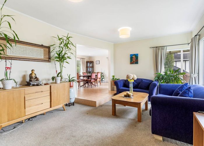  at 18 Whiting Grove, West Harbour, Waitakere City, Auckland