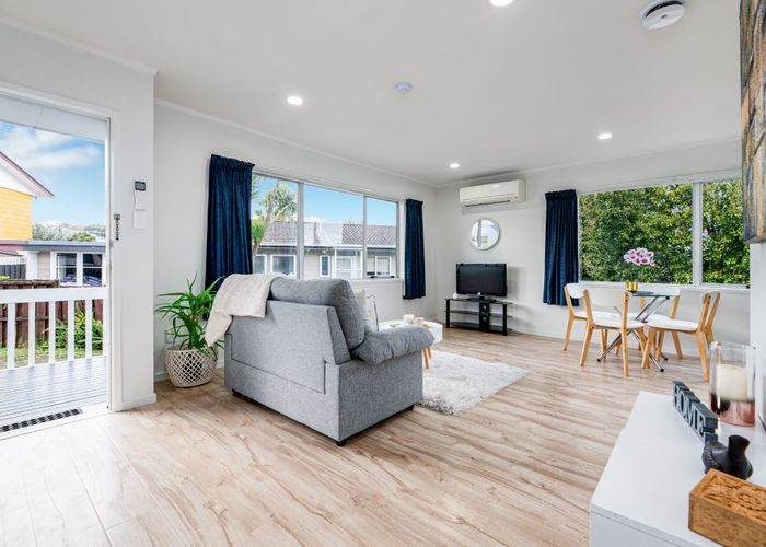  at 2/50 Makora Road, Massey, Auckland