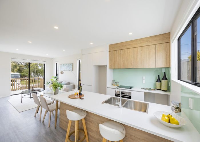  at 1 / 36 Tiroroa Avenue, Te Atatu South, Waitakere City, Auckland