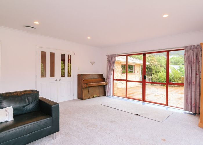  at 5 Sylvan Way, Silverstream, Upper Hutt