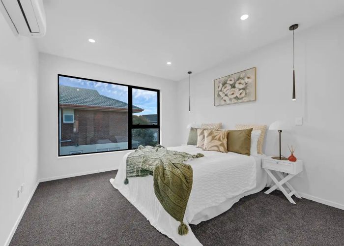  at 1&3/2 Fratley Avenue, Farm Cove, Manukau City, Auckland