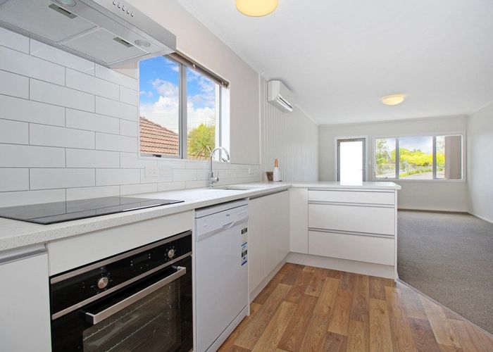  at 2/14 Waipa Street, Birkenhead, Auckland