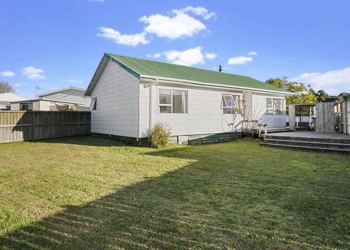 at 51 Border Road, Henderson, Auckland