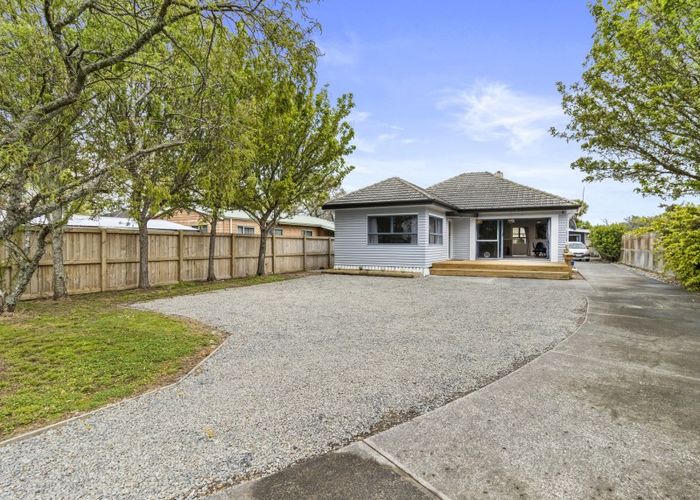 at 221 Dey Street, Hamilton East, Hamilton