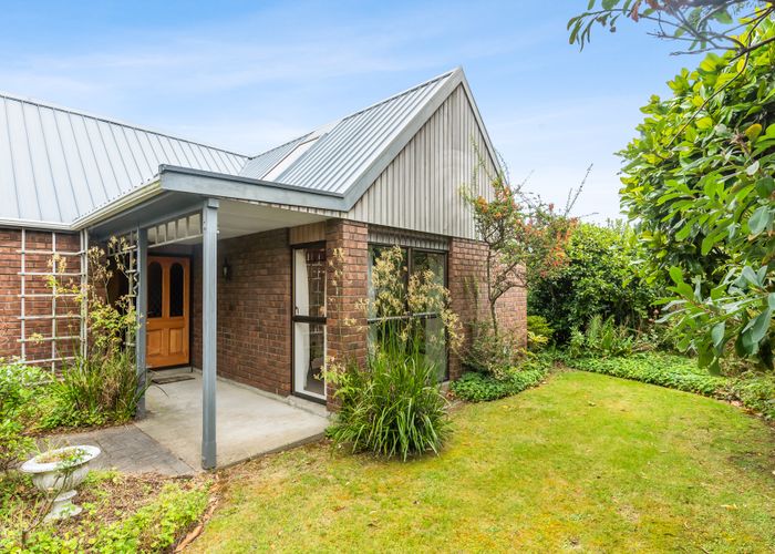  at 100 Rimu Road, Raumati Beach, Paraparaumu