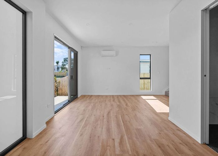  at 2-4/22 Justamere Place, Weymouth, Manukau City, Auckland