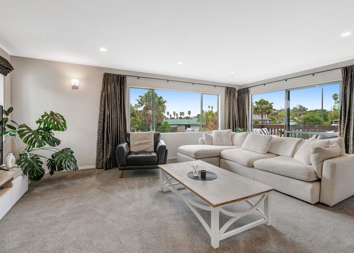  at 24 Goldfinch Rise, Unsworth Heights, North Shore City, Auckland