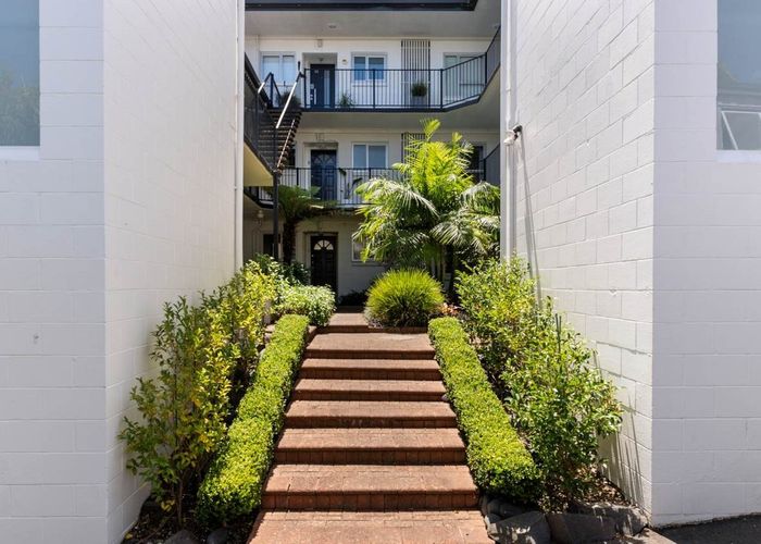  at 9/24A Hamilton Road, Herne Bay, Auckland