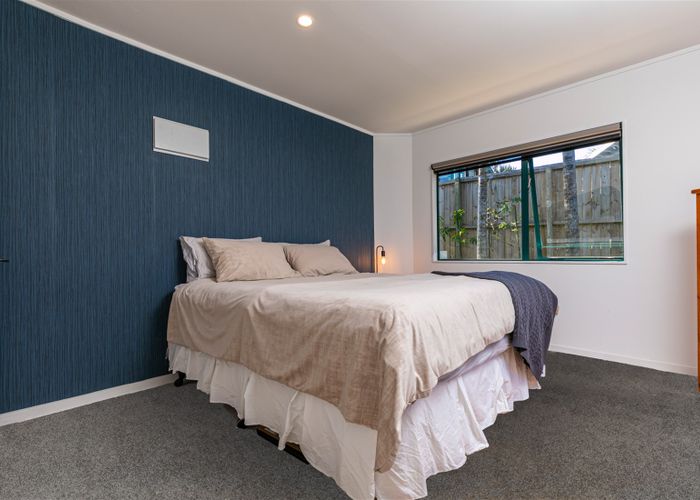  at 112 Mountain Road, Henderson Valley, Auckland