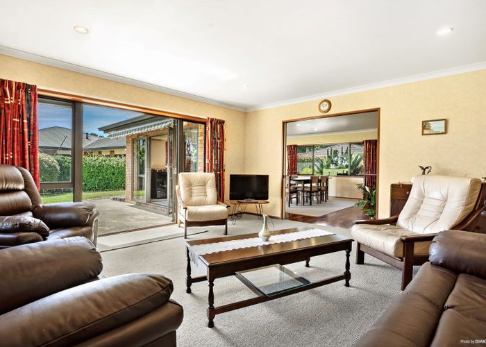  at 24 Reynolds Drive, Glenview, Hamilton