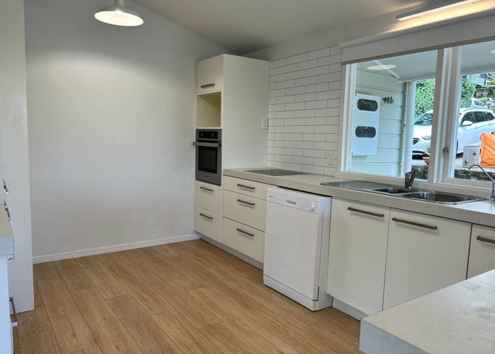  at 18 Sandford Street, Campbells Bay, North Shore City, Auckland