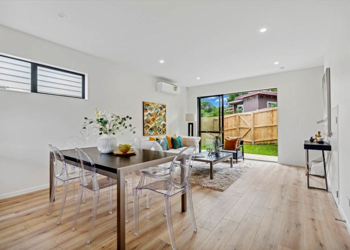  at 2/58 Sylvan Crescent, Te Atatu South, Waitakere City, Auckland