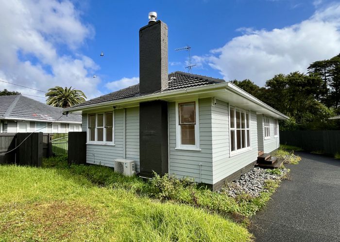  at Te Atatu South, Waitakere City, Auckland