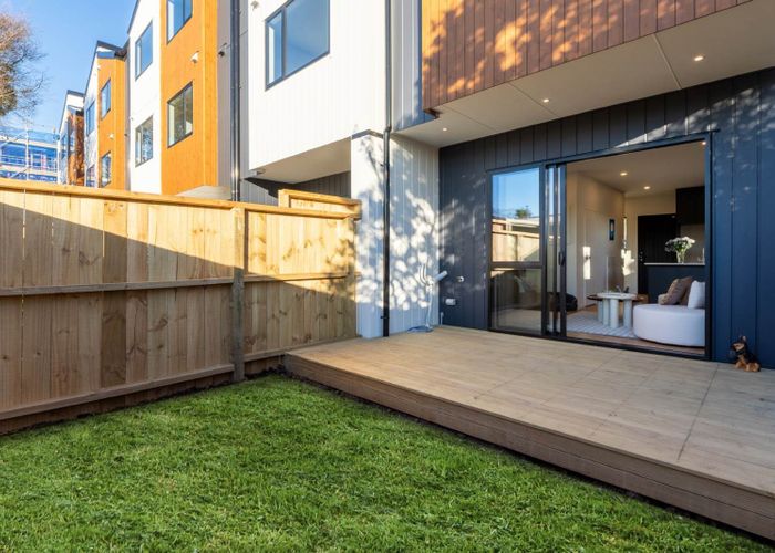  at 9/163 Lake Road, Belmont, North Shore City, Auckland