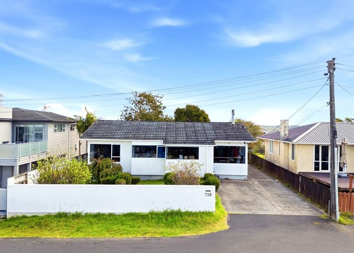  at 738 & 740 East Coast Road, Pinehill, North Shore City, Auckland