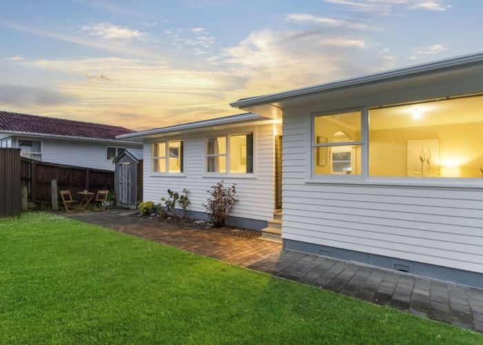  at 37 Compton Street, Hillcrest, North Shore City, Auckland