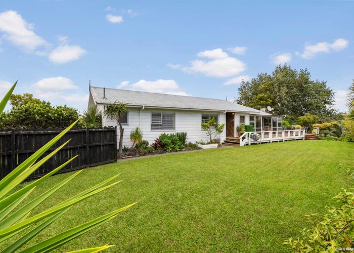  at 17 Curacao Place, Half Moon Bay, Auckland