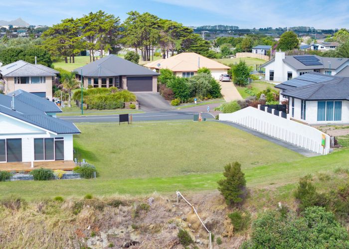 For sale 42 Karoro Street, One Tree Point, Whangarei, Northland