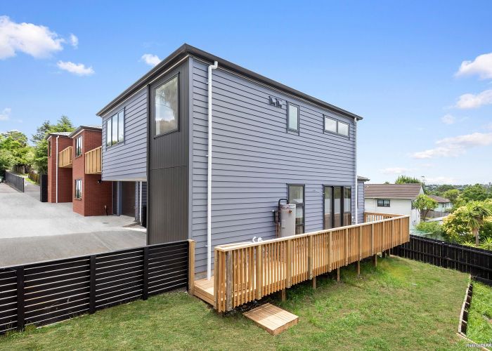 at 6B Landsdale Place, Massey, Waitakere City, Auckland
