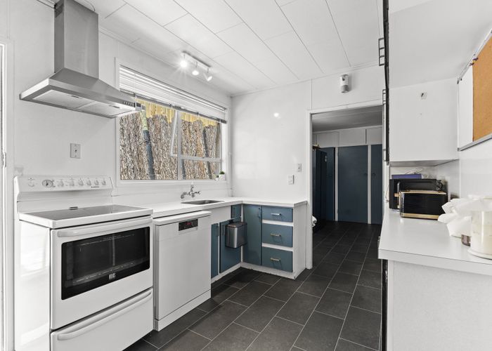  at 2/12 Ambury Place, Merrilands, New Plymouth