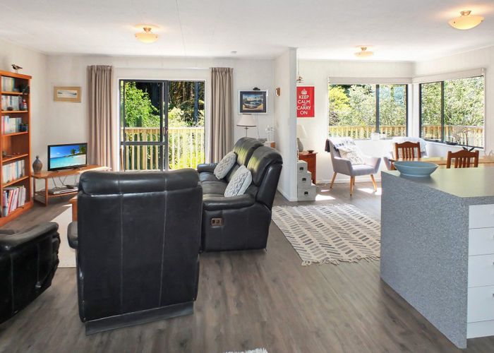  at 27 Cousins Avenue East, Foxton Beach, Foxton