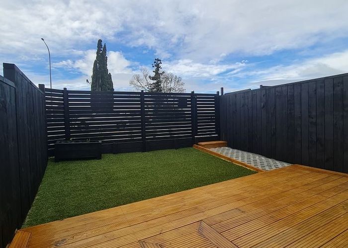  at 3/532 Glenfield Road, Glenfield, North Shore City, Auckland