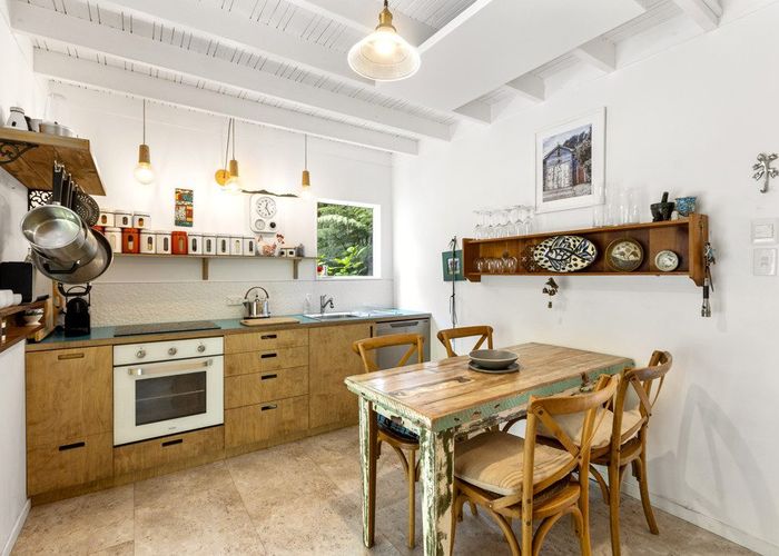  at 27 Kennedy Road, Surfdale, Waiheke Island