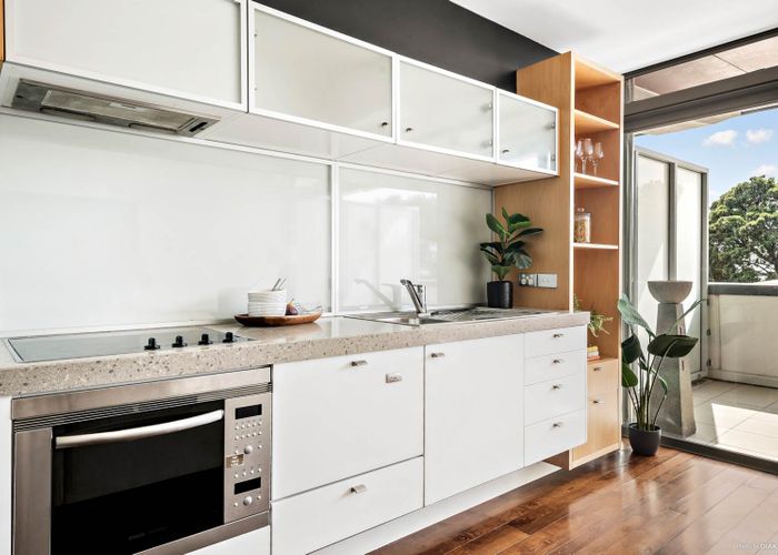  at 2/87 Clyde Road, Browns Bay, Auckland