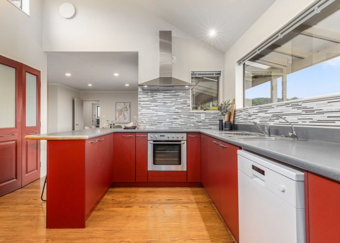  at 30 Kinloch Place, Papakowhai, Porirua