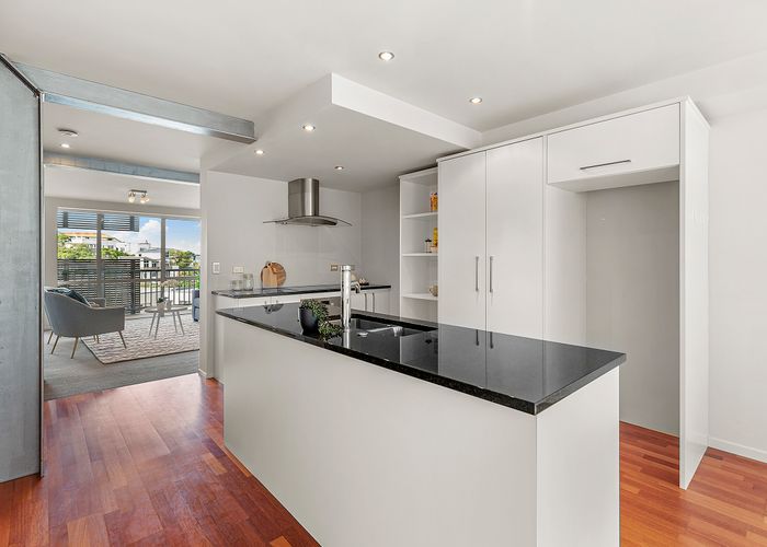  at 1/142 Onslow Road, Khandallah, Wellington