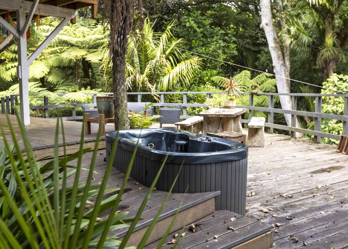  at 27 Kennedy Road, Surfdale, Waiheke Island