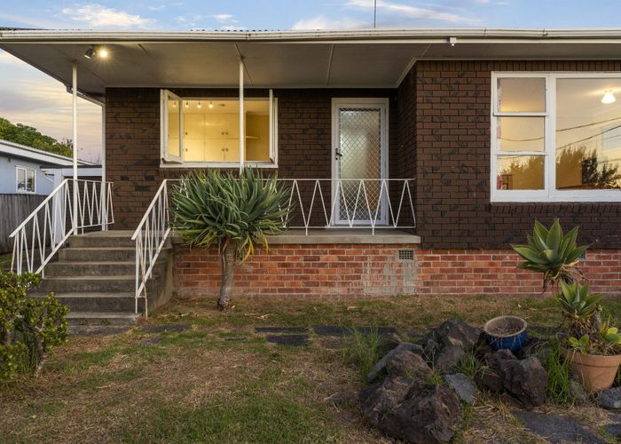  at 28 Dakota Avenue, Beach Haven, Auckland