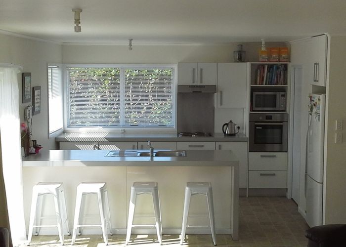  at 6 Wells Road, Bucklands Beach, Manukau City, Auckland