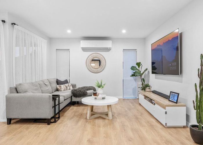  at 8 St Leger Close, Huntington Park, Manukau City, Auckland