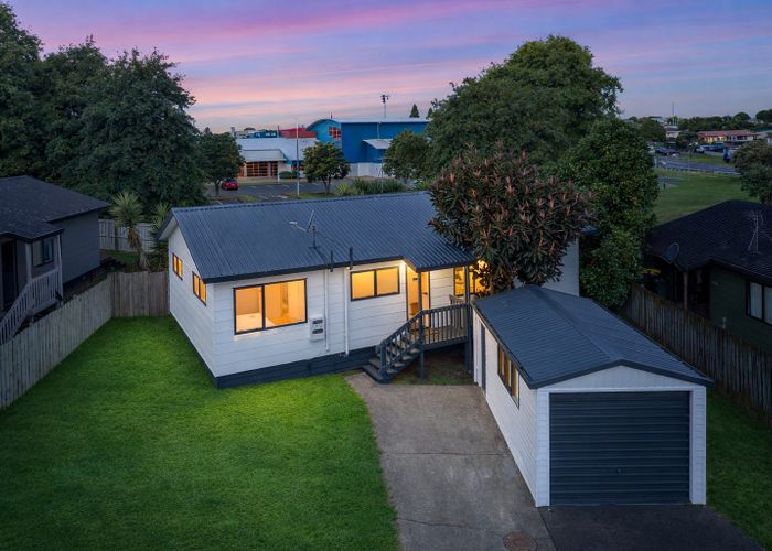  at 4/3 Barneys Farm Road, Clendon Park, Manukau City, Auckland