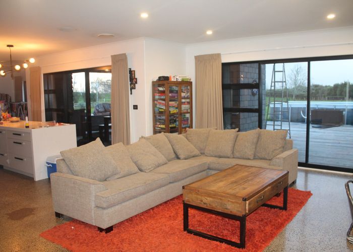  at 239 Houchens Road, Glenview, Hamilton