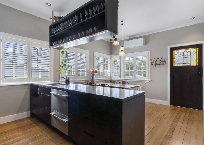  at 32 Edgars Road, Westmere, Auckland