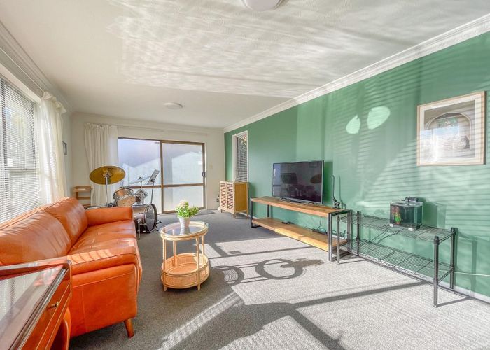  at 1/292 Greers Road, Bishopdale, Christchurch City, Canterbury