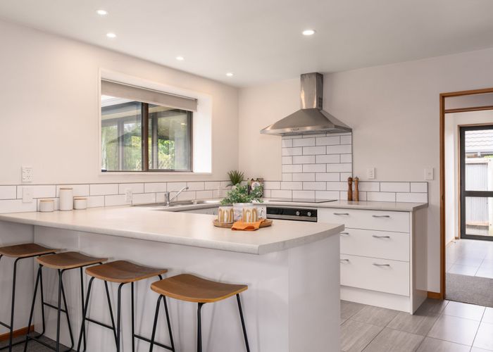  at 2/40 Windermere Road, Papanui, Christchurch