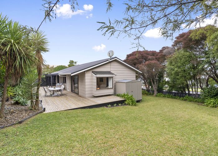  at 2 Gosford Drive, Botany Downs, Manukau City, Auckland