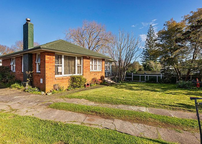  at 9 Woburn Street, Mangere East, Auckland