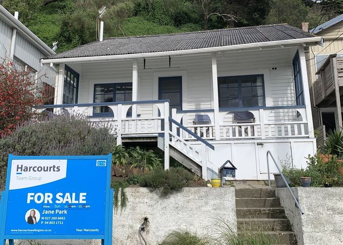 Free property data for 270 Queens Drive Lyall Bay Wellington