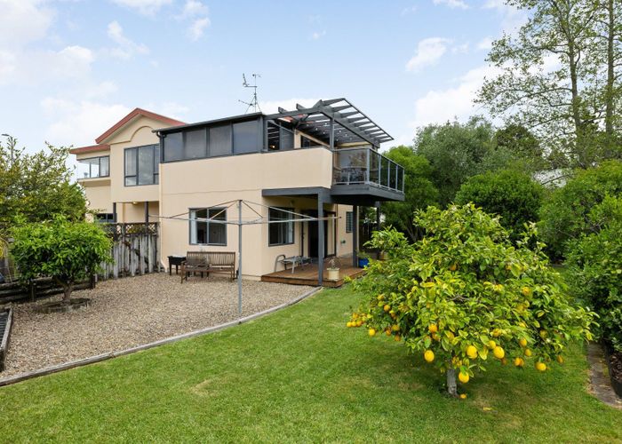  at 14 Rimmington Drive, Hamilton Lake, Hamilton