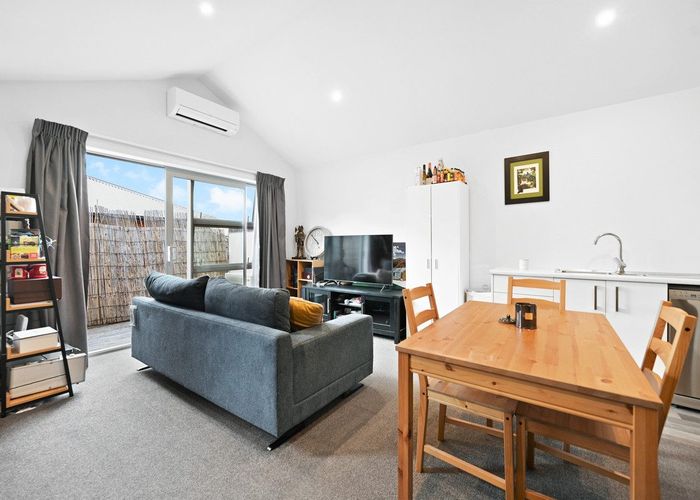  at 2/5 Teddy Street, Whitiora, Hamilton, Waikato