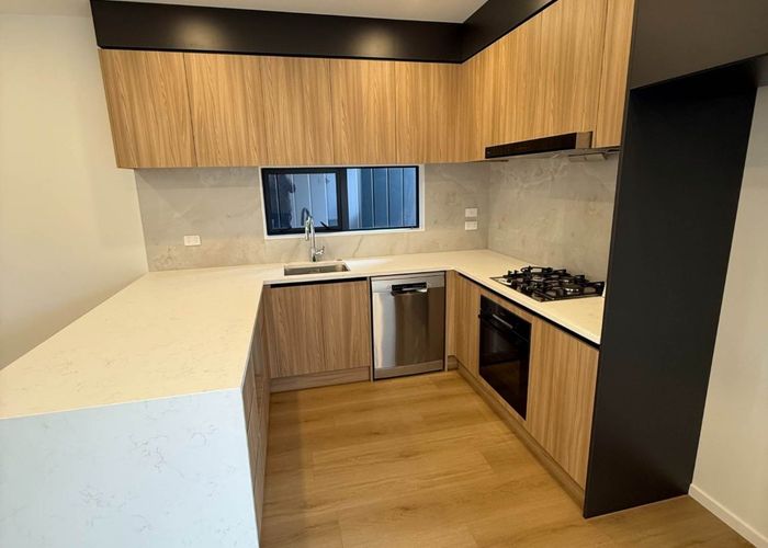  at 38B Glennandrew Drive, Half Moon Bay, Manukau City, Auckland