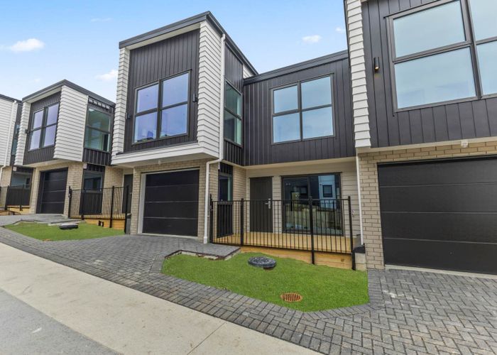  at Lot 2, 12 Hewlett Road, Massey, Waitakere City, Auckland
