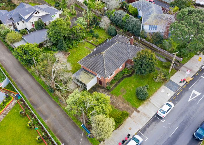  at 27 Frost Road, Mount Roskill, Auckland
