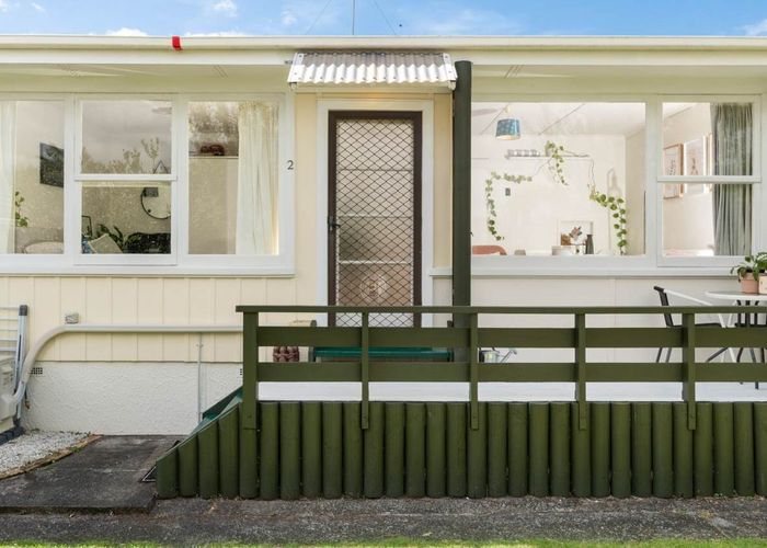  at 2/38 Stamford Park Road, Mount Roskill, Auckland