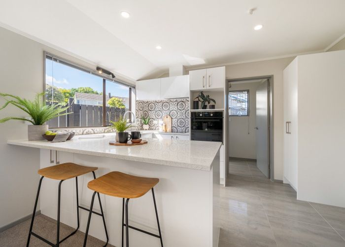  at 2/41 Athlone Crescent North, Avalon, Lower Hutt