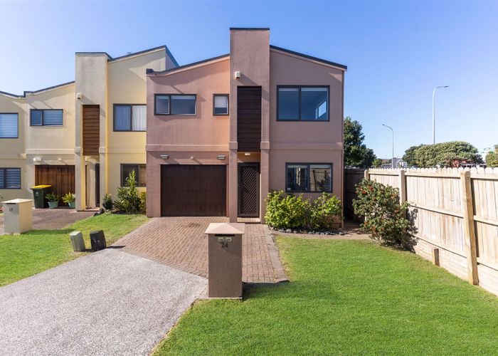  at 24 Puma Drive, Golflands, Auckland